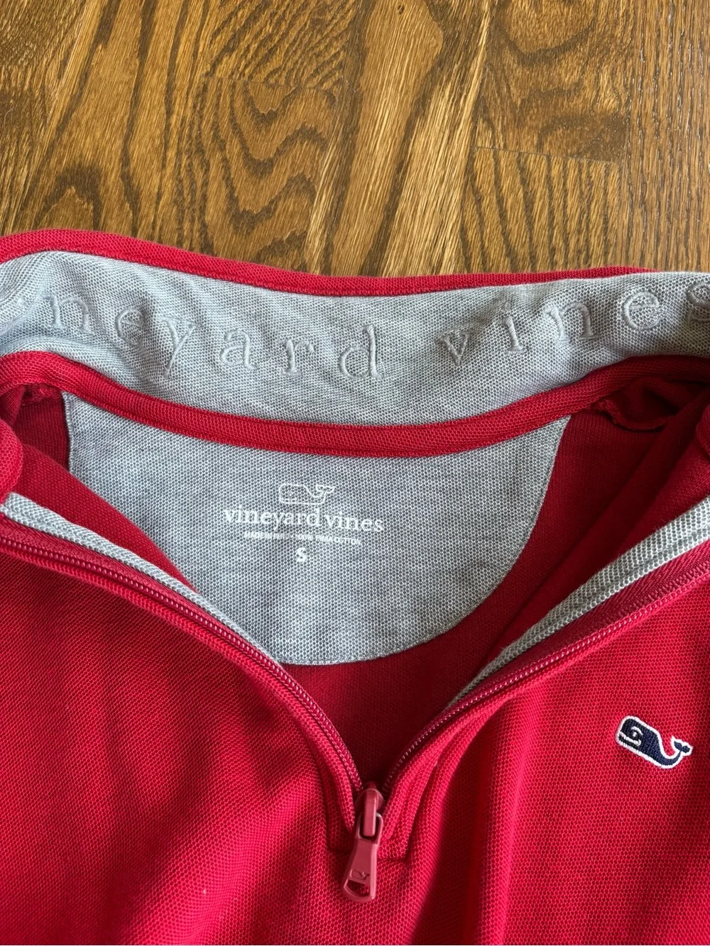 Vineyard Vines solid red pullover - Picture 3 of 3